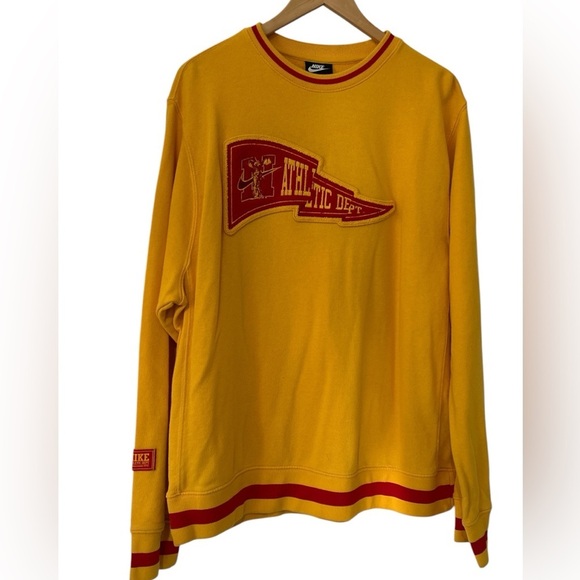Nike Class of 1972 Club Fleece Crew - DC2738-739 Gold Banner Red - Size Large - Picture 1 of 10